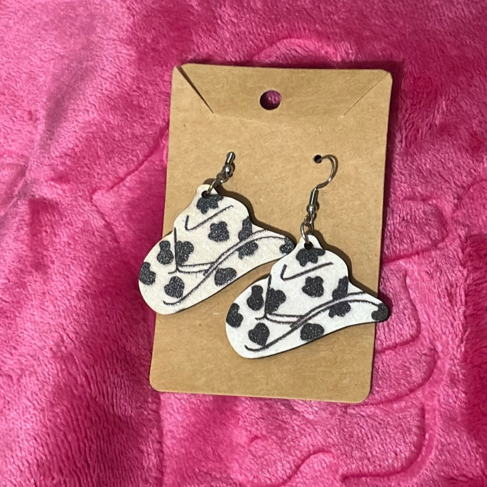 B/N BLACK AND WHITE COWBOY HAT EARRINGS